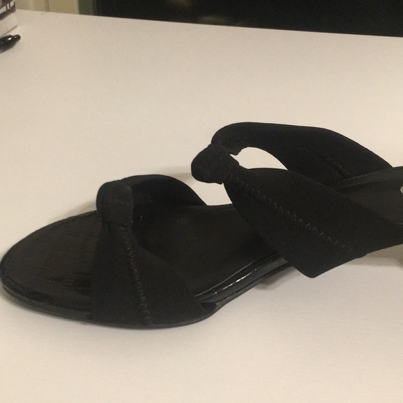 Short and sweet black heels - Picture 3 of 6